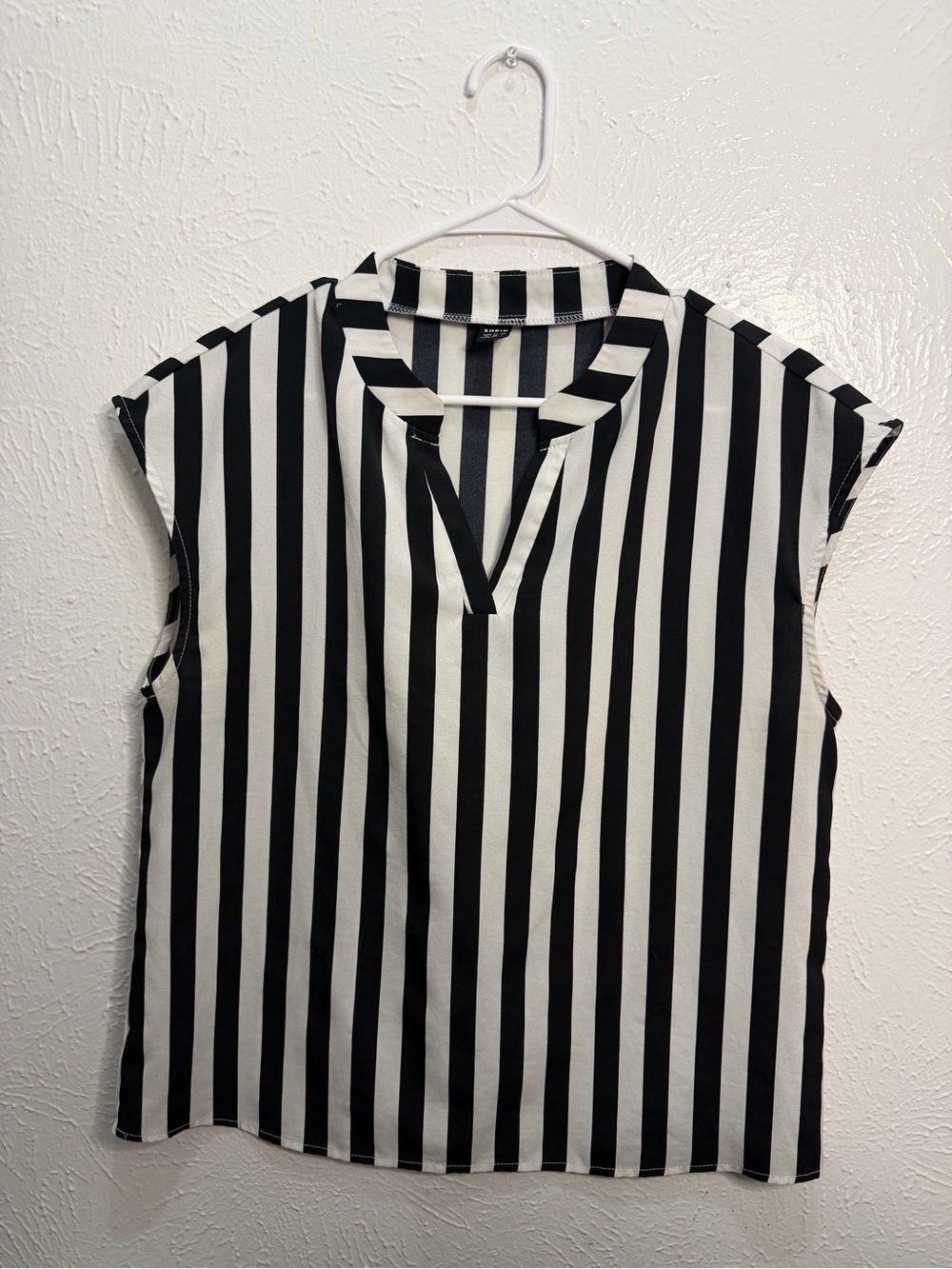 SHEIN Black and White Vertical Stripe Sleeveless V-Notch Camisole